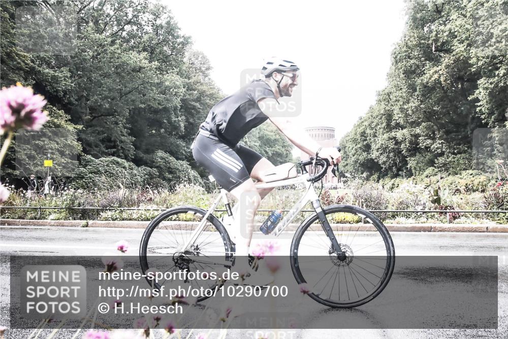 13.09.2026 - Stadtparktriathlon H.Heesch http://msf.ph/oto/10290700 13.09.2026 11:55:57 Radfahren 739, 865 meine-sportfotos.de
