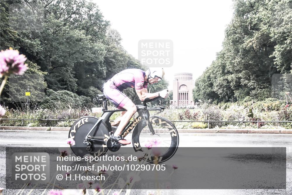 13.09.2026 - Stadtparktriathlon H.Heesch http://msf.ph/oto/10290705 13.09.2026 11:56:02 Radfahren 745, 927, 965, 985 meine-sportfotos.de