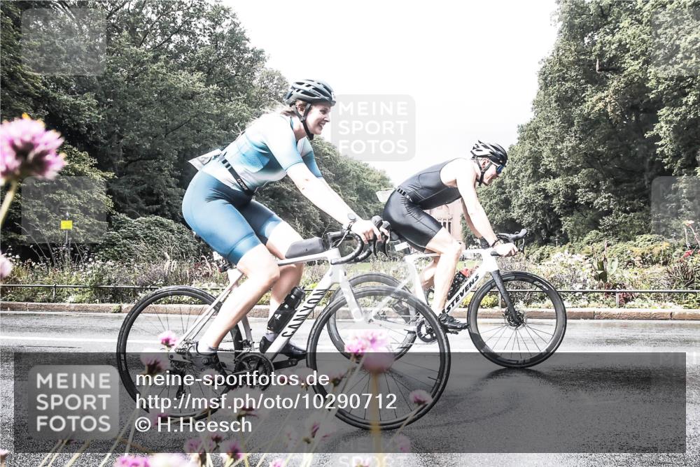 13.09.2026 - Stadtparktriathlon H.Heesch http://msf.ph/oto/10290712 13.09.2026 11:56:04 Radfahren 745, 857, 927, 965, 985 meine-sportfotos.de