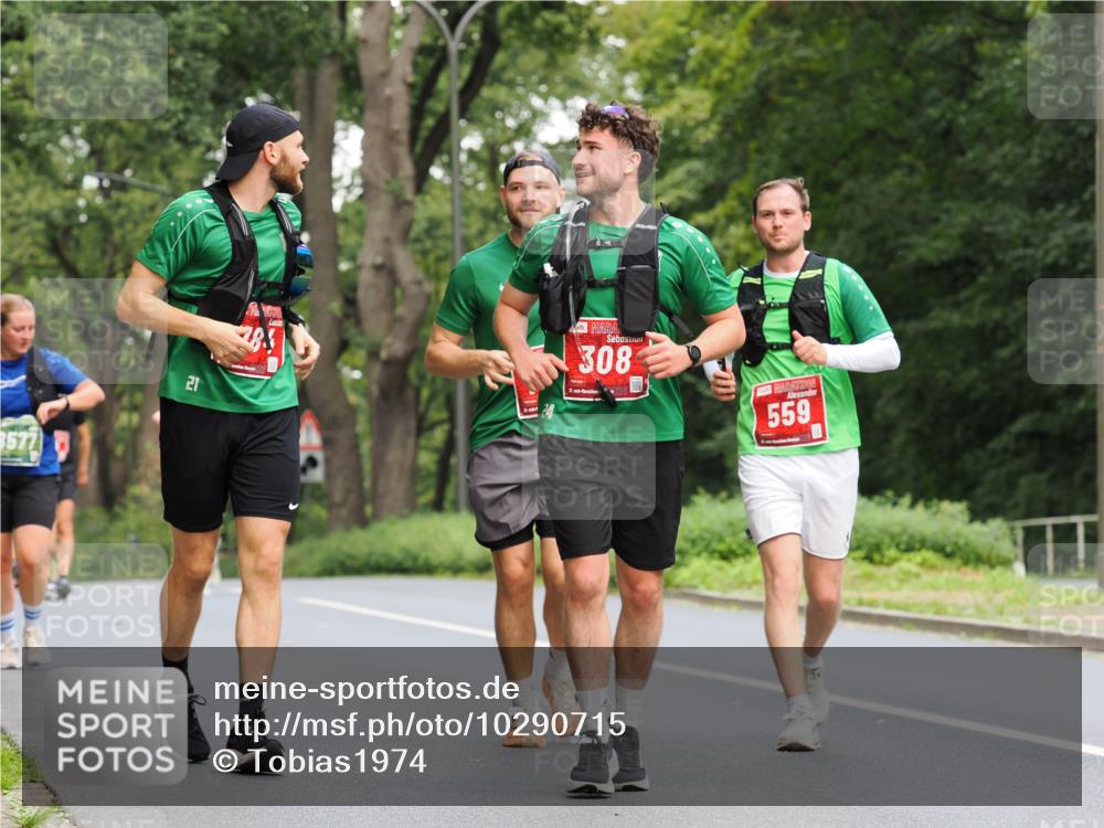 13.09.2026 - 21. swb-Marathon Bremen TobiasT http://msf.ph/oto/10290715 13.09.2026 12:32:18 Laufen 8577, 21, 308, 21, 559 meine-sportfotos.de