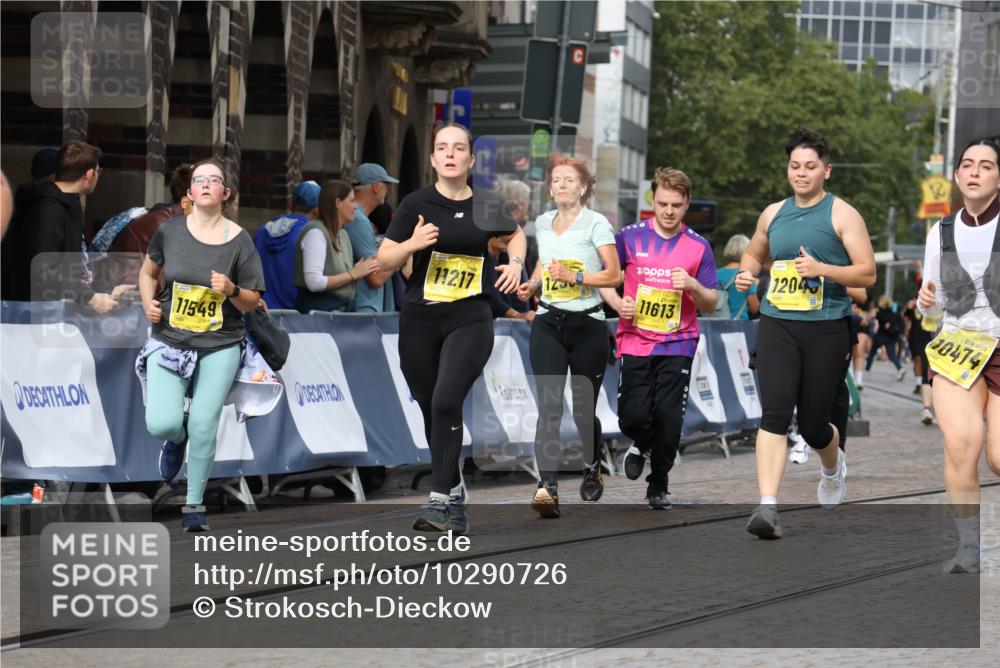 13.09.2026 - 21. swb-Marathon Bremen Strokosch-Dieckow http://msf.ph/oto/10290726 13.09.2026 11:16:04 Ziel 10572, 10900, 11307, 11504, 11778, 11897, 11940, 12137, 11026, 11081, 11139, 11181, 11200, 11264, 11385, 11448, 11573, 11768, 12151, 12539, 13508 meine-sportfotos.de