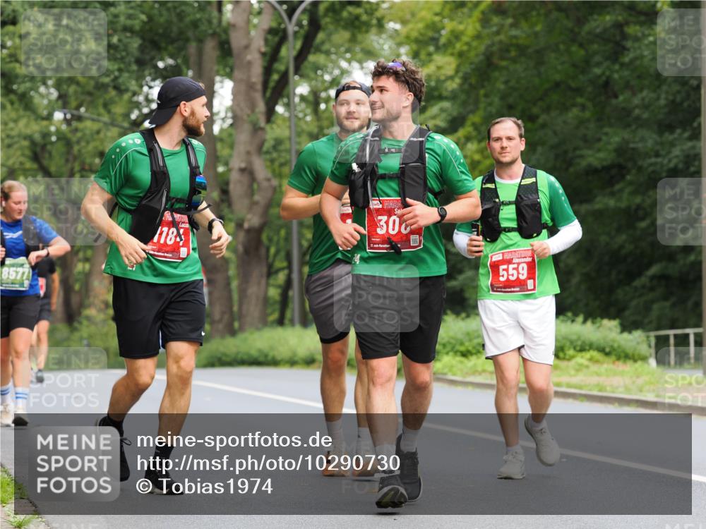13.09.2026 - 21. swb-Marathon Bremen TobiasT http://msf.ph/oto/10290730 13.09.2026 12:32:18 Laufen 8577, 1185, 300, 21, 559 meine-sportfotos.de