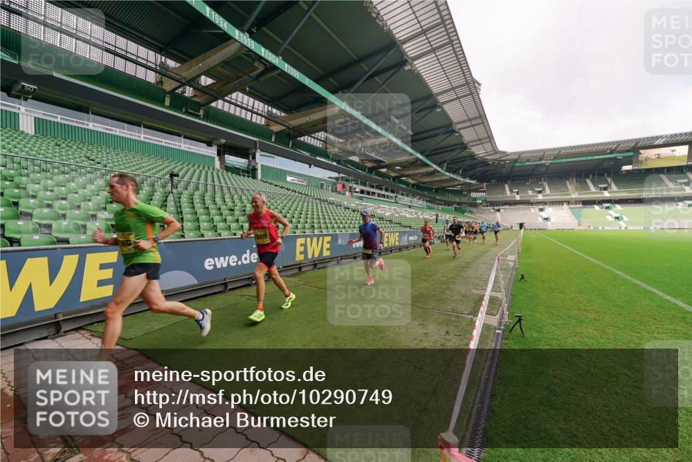 13.09.2026 - 21. swb-Marathon Bremen Michael Burmester http://msf.ph/oto/10290749 13.09.2026 10:19:53 Laufen im Stadion 10261, 10262, 10366, 10475, 10818, 10994, 11067, 11068, 11176, 11197, 11418, 11481, 11512, 11652, 12324, 12358, 12413, 12540, 13505, 13530, 13533, 13534, 13536, 13540, 13541, 13550, 13558, 13560, 13564, 13573, 13581, 13583, 13588, 13590, 13599, 13601, 13605, 13610, 13618, 13619, 13622, 13632, 13633, 13637, 13638, 13639, 10597, 12272, 13501, 13510, 13515, 13517, 13542, 13547, 13567, 13579, 13623, 13627, 13635 meine-sportfotos.de
