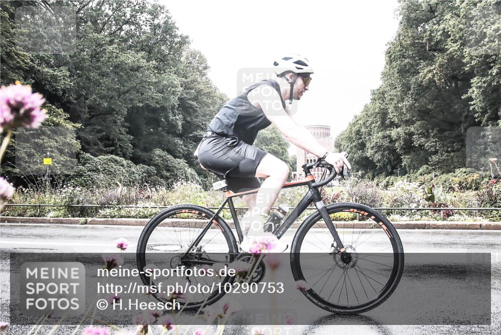 13.09.2026 - Stadtparktriathlon H.Heesch http://msf.ph/oto/10290753 13.09.2026 11:56:24 Radfahren 842, 858, 879, 919, 990 meine-sportfotos.de