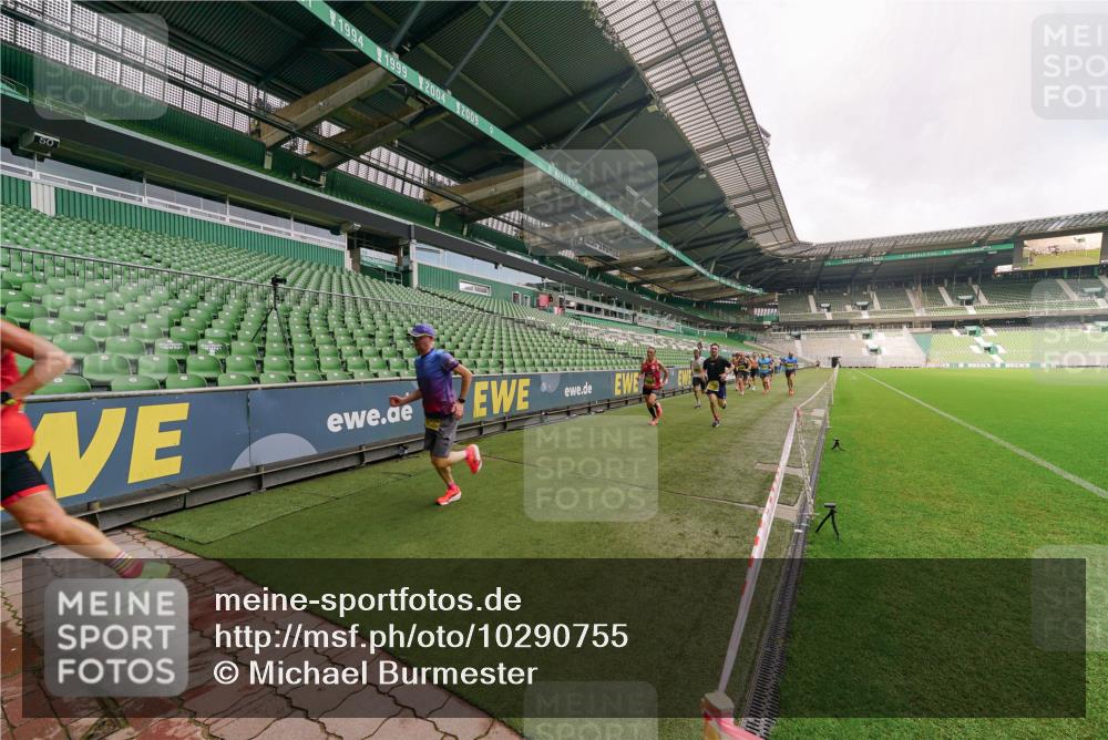 13.09.2026 - 21. swb-Marathon Bremen Michael Burmester http://msf.ph/oto/10290755 13.09.2026 10:19:54 Laufen im Stadion 10261, 10262, 10366, 10475, 10818, 10994, 11067, 11068, 11176, 11197, 11418, 11481, 11512, 11652, 12324, 12358, 12413, 12540, 13505, 13530, 13533, 13534, 13536, 13540, 13541, 13550, 13558, 13560, 13564, 13573, 13581, 13583, 13588, 13590, 13599, 13601, 13605, 13610, 13618, 13619, 13622, 13632, 13633, 13637, 13638, 13639, 10597, 12272, 13501, 13510, 13515, 13517, 13542, 13547, 13567, 13579, 13623, 13627, 13635 meine-sportfotos.de