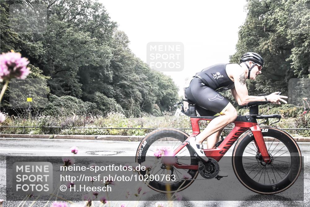 13.09.2026 - Stadtparktriathlon H.Heesch http://msf.ph/oto/10290763 13.09.2026 11:56:25 Radfahren 816, 842, 858, 919, 990 meine-sportfotos.de