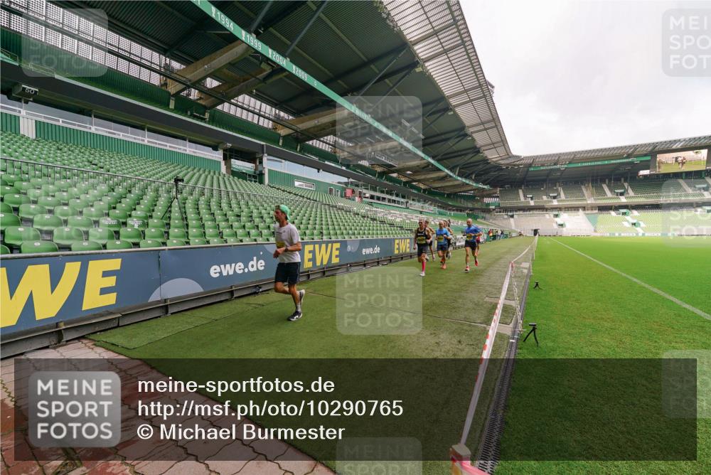 13.09.2026 - 21. swb-Marathon Bremen Michael Burmester http://msf.ph/oto/10290765 13.09.2026 10:19:57 Laufen im Stadion 10261, 10262, 10366, 10475, 10818, 10994, 11067, 11068, 11176, 11197, 11418, 11481, 11512, 11652, 11964, 12324, 12358, 12413, 12540, 13505, 13530, 13533, 13534, 13540, 13541, 13550, 13558, 13560, 13564, 13573, 13581, 13583, 13588, 13590, 13599, 13601, 13605, 13610, 13618, 13619, 13622, 13632, 13633, 13637, 13638, 13639, 10597, 12272, 13501, 13510, 13515, 13517, 13542, 13547, 13567, 13579, 13623, 13627, 13635 meine-sportfotos.de