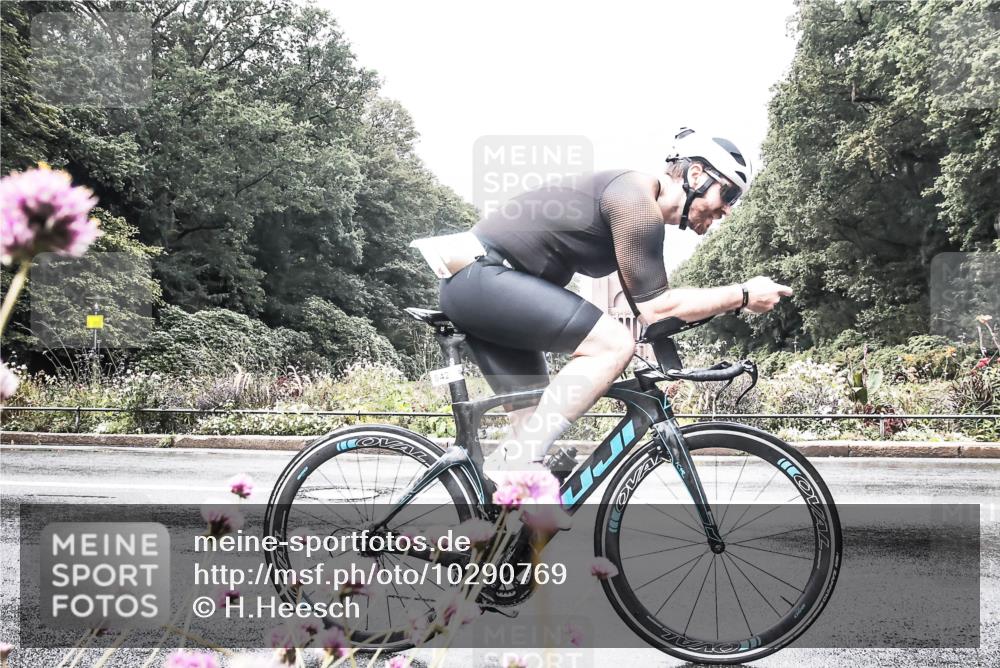 13.09.2026 - Stadtparktriathlon H.Heesch http://msf.ph/oto/10290769 13.09.2026 11:56:26 Radfahren 816, 842, 858, 919, 990, 1001 meine-sportfotos.de