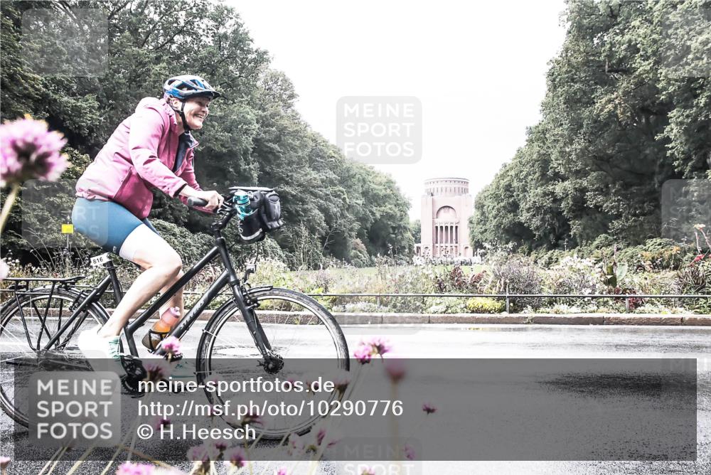 13.09.2026 - Stadtparktriathlon H.Heesch http://msf.ph/oto/10290776 13.09.2026 11:56:29 Radfahren 740, 776, 816, 842, 1001 meine-sportfotos.de