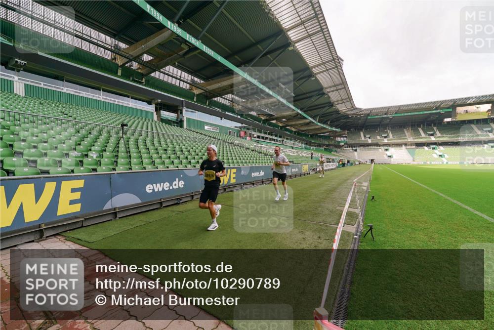 13.09.2026 - 21. swb-Marathon Bremen Michael Burmester http://msf.ph/oto/10290789 13.09.2026 10:20:13 Laufen im Stadion 10261, 10262, 10366, 10475, 10818, 10961, 10994, 11067, 11068, 11176, 11197, 11418, 11481, 11512, 11652, 11964, 12289, 12324, 12358, 12413, 12540, 13505, 13514, 13530, 13534, 13540, 13541, 13550, 13558, 13560, 13581, 13583, 13588, 13590, 13599, 13601, 13605, 13610, 13618, 13619, 13622, 13633, 13637, 10597, 12272, 13501, 13510, 13515, 13517, 13522, 13542, 13547, 13561, 13567, 13569, 13579, 13623, 13635 meine-sportfotos.de