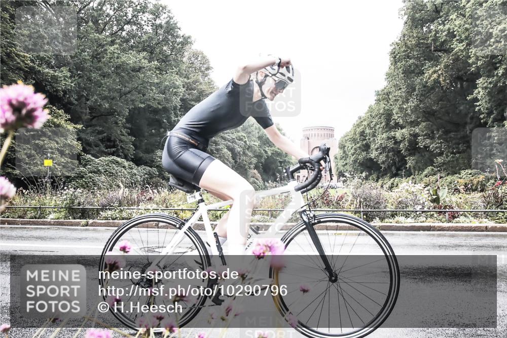 13.09.2026 - Stadtparktriathlon H.Heesch http://msf.ph/oto/10290796 13.09.2026 11:56:30 Radfahren 740, 776, 816, 1001 meine-sportfotos.de