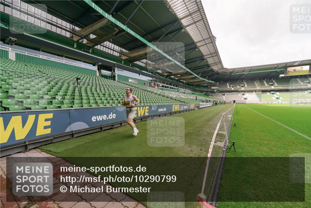 13.09.2026 - 21. swb-Marathon Bremen Michael Burmester http://msf.ph/oto/10290799 13.09.2026 10:20:16 Laufen im Stadion 10261, 10262, 10366, 10475, 10818, 10961, 10994, 11067, 11068, 11176, 11197, 11418, 11481, 11512, 11652, 11964, 12289, 12324, 12358, 12413, 12540, 13505, 13514, 13530, 13534, 13540, 13541, 13550, 13558, 13560, 13581, 13583, 13588, 13590, 13599, 13601, 13605, 13610, 13619, 13622, 13633, 13637, 10597, 12272, 13501, 13510, 13515, 13517, 13522, 13542, 13547, 13561, 13567, 13569, 13579, 13623, 13635 meine-sportfotos.de