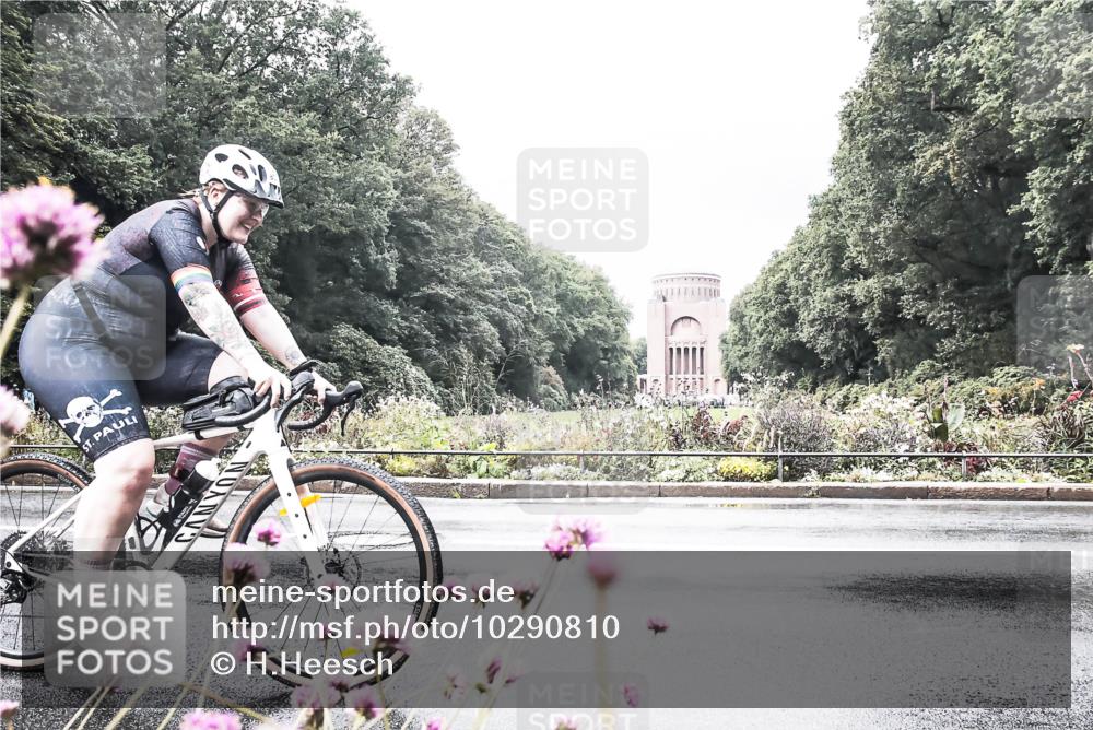 13.09.2026 - Stadtparktriathlon H.Heesch http://msf.ph/oto/10290810 13.09.2026 11:56:35 Radfahren 740, 803 meine-sportfotos.de