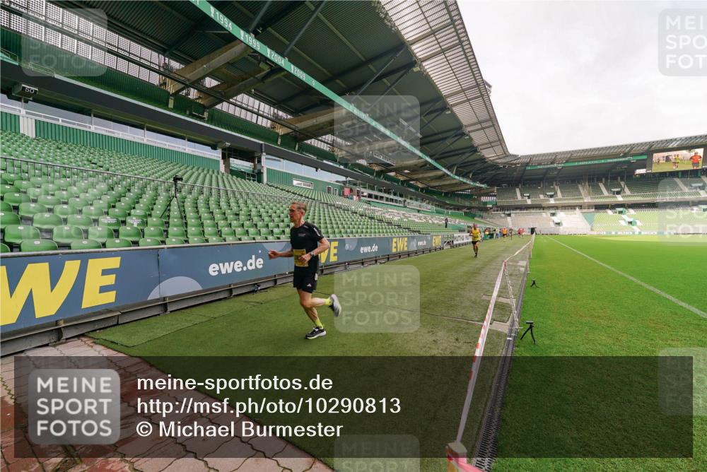 13.09.2026 - 21. swb-Marathon Bremen Michael Burmester http://msf.ph/oto/10290813 13.09.2026 10:20:42 Laufen im Stadion 10244, 10261, 10262, 10366, 10818, 10961, 10994, 11067, 11068, 11142, 11176, 11197, 11418, 11512, 11964, 12289, 12324, 12358, 12413, 12456, 12513, 12540, 13505, 13514, 13530, 13540, 13541, 13548, 13558, 13560, 13575, 13583, 13588, 13590, 13601, 13605, 13606, 13610, 13619, 13633, 13637, 10597, 12272, 12458, 13501, 13504, 13510, 13515, 13517, 13522, 13542, 13547, 13561, 13567, 13569, 13579, 13623, 13635 meine-sportfotos.de
