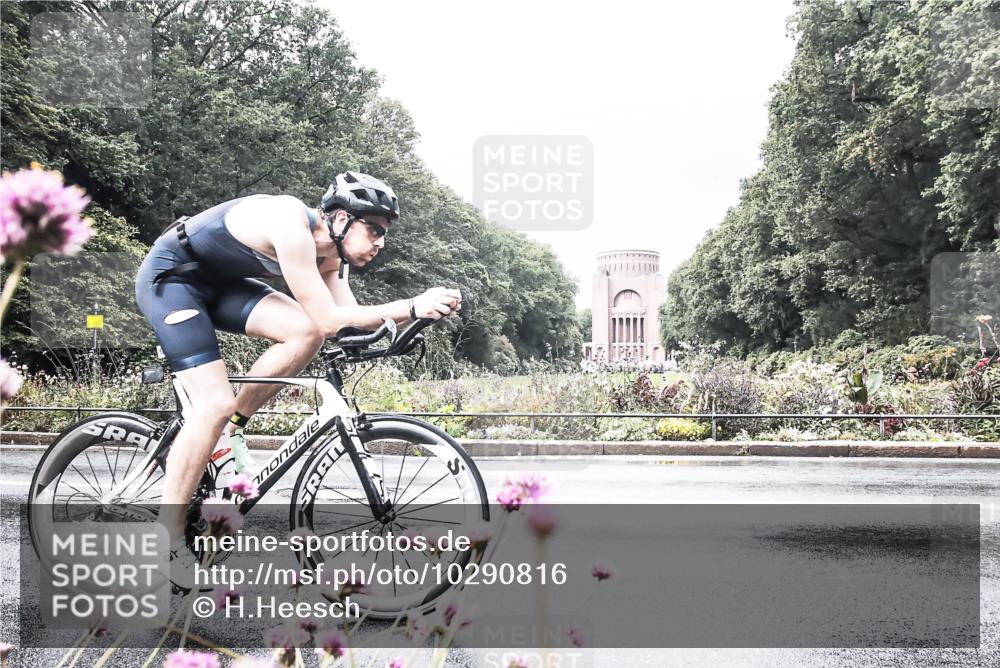 13.09.2026 - Stadtparktriathlon H.Heesch http://msf.ph/oto/10290816 13.09.2026 11:56:42 Radfahren 941, 972 meine-sportfotos.de
