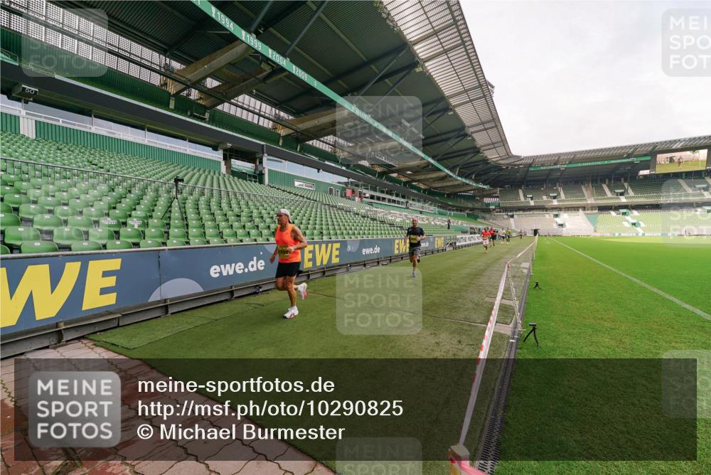 13.09.2026 - 21. swb-Marathon Bremen Michael Burmester http://msf.ph/oto/10290825 13.09.2026 10:20:51 Laufen im Stadion 10244, 10261, 10262, 10366, 10818, 10961, 10994, 11067, 11068, 11142, 11176, 11197, 11418, 11512, 11964, 12289, 12324, 12358, 12413, 12456, 12513, 12520, 12540, 13505, 13514, 13530, 13540, 13548, 13558, 13560, 13568, 13575, 13583, 13588, 13590, 13601, 13605, 13606, 13608, 13610, 13619, 13633, 13637, 10597, 12272, 12457, 12458, 13501, 13504, 13510, 13515, 13517, 13522, 13542, 13547, 13554, 13561, 13567, 13569, 13579, 13623, 13635 meine-sportfotos.de