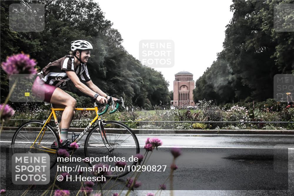 13.09.2026 - Stadtparktriathlon H.Heesch http://msf.ph/oto/10290827 13.09.2026 13:04:51 Radfahren 1084, 1192, 1241, 1359, 1392 meine-sportfotos.de