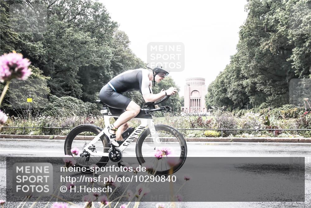13.09.2026 - Stadtparktriathlon H.Heesch http://msf.ph/oto/10290840 13.09.2026 11:56:56 Radfahren 997, 1030 meine-sportfotos.de