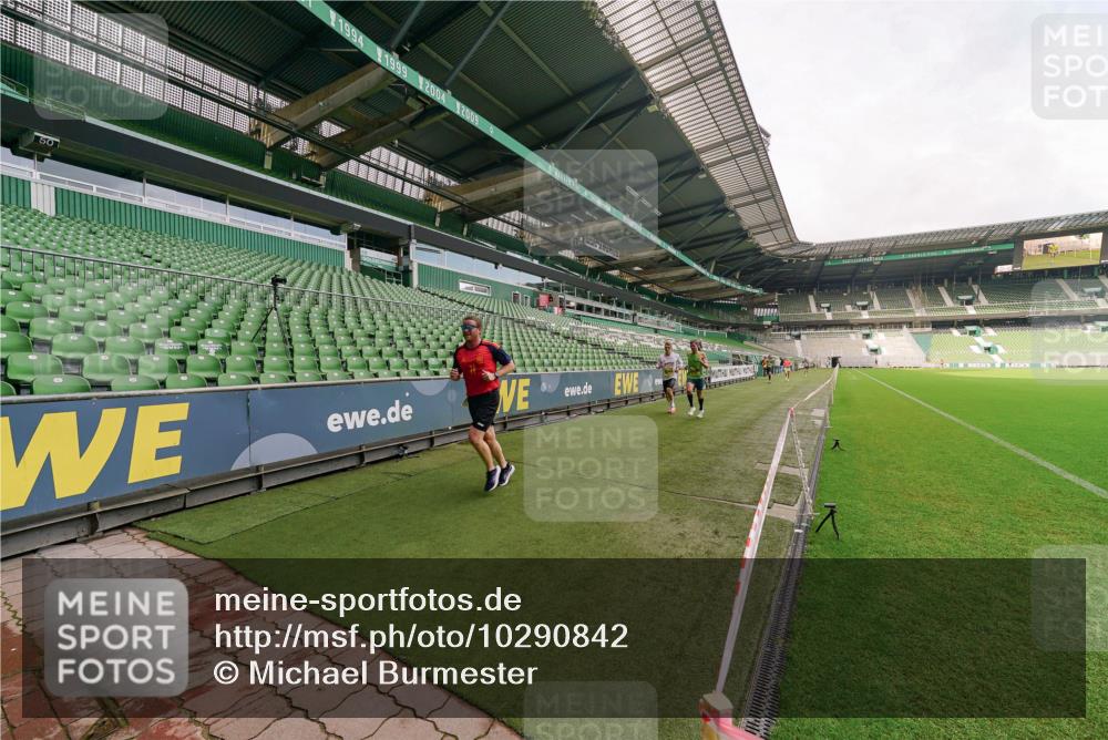 13.09.2026 - 21. swb-Marathon Bremen Michael Burmester http://msf.ph/oto/10290842 13.09.2026 10:20:58 Laufen im Stadion 10244, 10261, 10262, 10818, 10961, 10994, 11067, 11068, 11142, 11176, 11197, 11418, 11512, 11964, 12289, 12324, 12358, 12413, 12456, 12513, 12520, 12540, 13505, 13514, 13540, 13548, 13558, 13560, 13568, 13575, 13583, 13588, 13590, 13601, 13605, 13606, 13608, 13610, 13619, 13633, 13637, 10597, 12272, 12457, 12458, 13501, 13504, 13510, 13515, 13517, 13522, 13542, 13543, 13547, 13554, 13561, 13567, 13569, 13579, 13623, 13635 meine-sportfotos.de