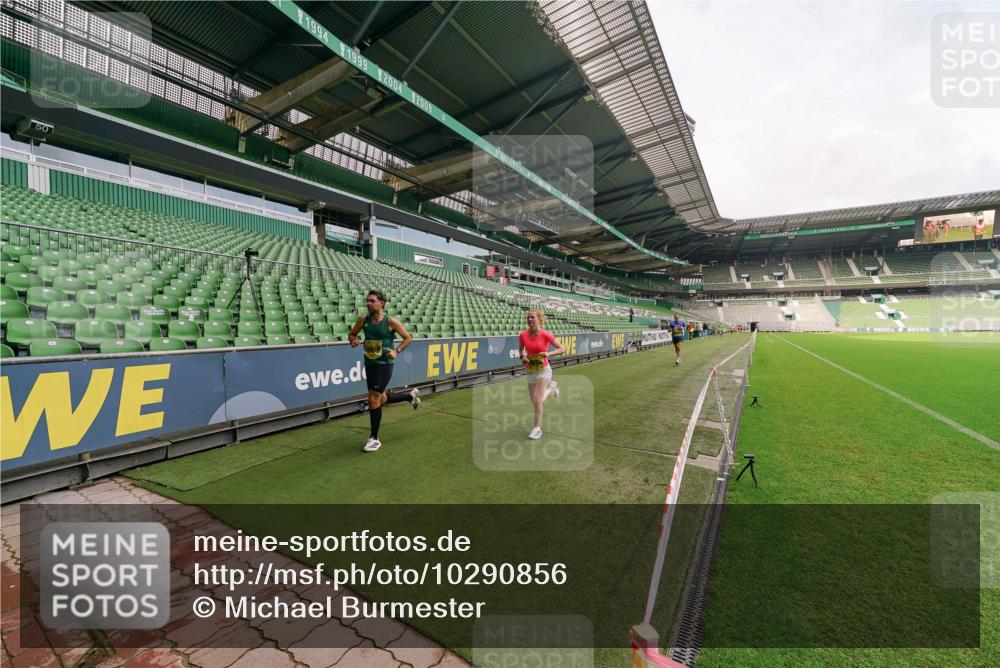 13.09.2026 - 21. swb-Marathon Bremen Michael Burmester http://msf.ph/oto/10290856 13.09.2026 10:21:05 Laufen im Stadion 10244, 10261, 10262, 10818, 10961, 10994, 11067, 11068, 11142, 11176, 11197, 11418, 11512, 11916, 11964, 12289, 12324, 12358, 12413, 12456, 12513, 12520, 12540, 13505, 13514, 13540, 13548, 13551, 13558, 13560, 13568, 13575, 13583, 13588, 13590, 13601, 13605, 13606, 13608, 13610, 13619, 13633, 13637, 10597, 12457, 12458, 13501, 13504, 13510, 13515, 13517, 13522, 13542, 13543, 13554, 13561, 13567, 13569, 13579, 13623, 13635 meine-sportfotos.de