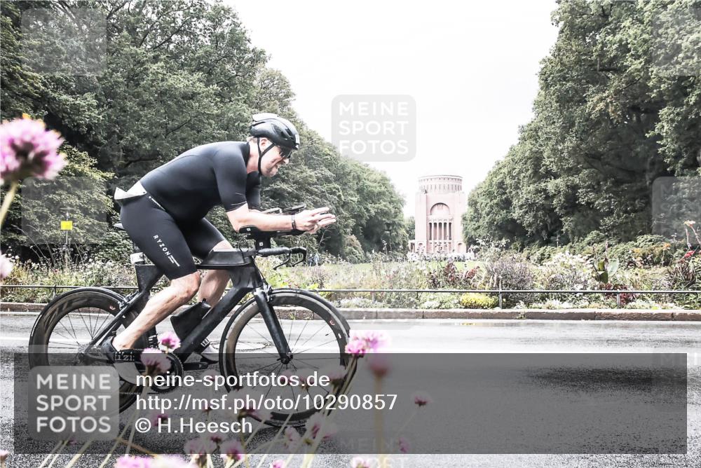 13.09.2026 - Stadtparktriathlon H.Heesch http://msf.ph/oto/10290857 13.09.2026 11:57:14 Radfahren 804, 916, 1048 meine-sportfotos.de