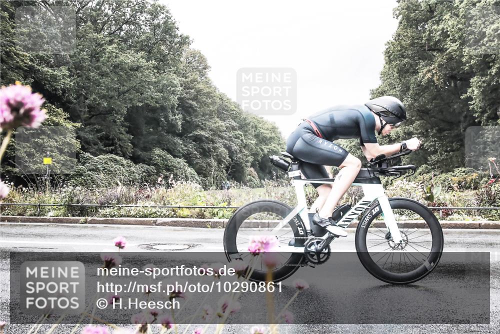 13.09.2026 - Stadtparktriathlon H.Heesch http://msf.ph/oto/10290861 13.09.2026 11:57:15 Radfahren 804, 916, 1048 meine-sportfotos.de