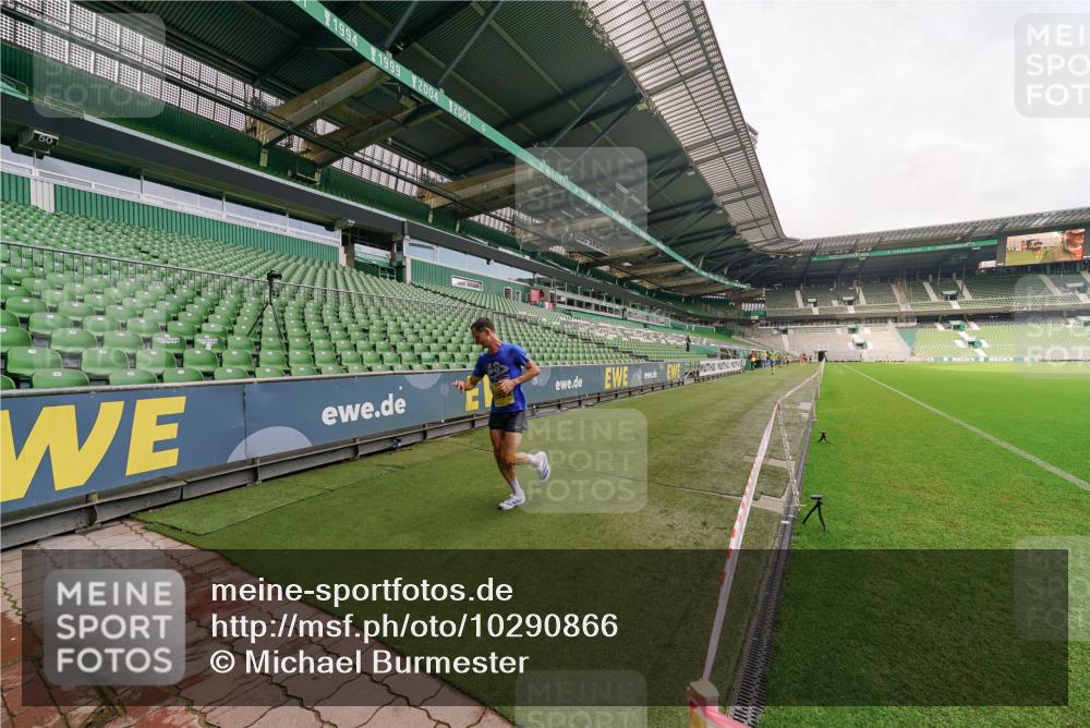 13.09.2026 - 21. swb-Marathon Bremen Michael Burmester http://msf.ph/oto/10290866 13.09.2026 10:21:09 Laufen im Stadion 10244, 10261, 10262, 10818, 10961, 10994, 11067, 11068, 11083, 11142, 11176, 11197, 11418, 11512, 11916, 11964, 12289, 12324, 12358, 12413, 12456, 12513, 12520, 12540, 13505, 13514, 13540, 13548, 13551, 13558, 13560, 13568, 13575, 13583, 13588, 13590, 13601, 13605, 13606, 13608, 13610, 13619, 13633, 13636, 13637, 10597, 12457, 12458, 13501, 13504, 13510, 13515, 13517, 13522, 13536, 13542, 13543, 13554, 13561, 13569, 13579, 13623, 13635 meine-sportfotos.de