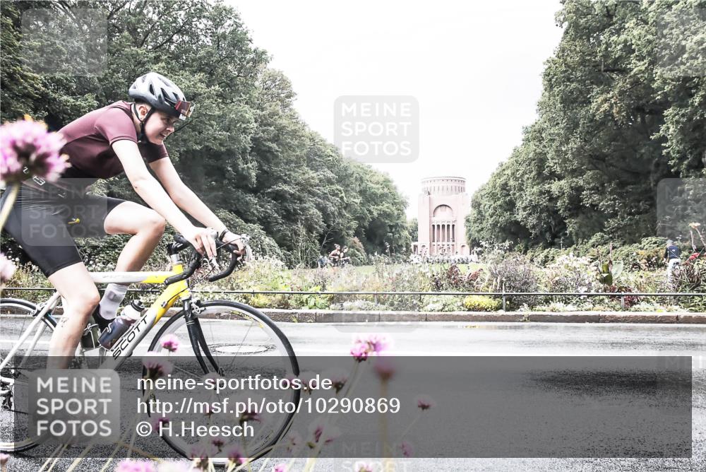 13.09.2026 - Stadtparktriathlon H.Heesch http://msf.ph/oto/10290869 13.09.2026 11:57:18 Radfahren 804, 807, 899, 958, 1048 meine-sportfotos.de