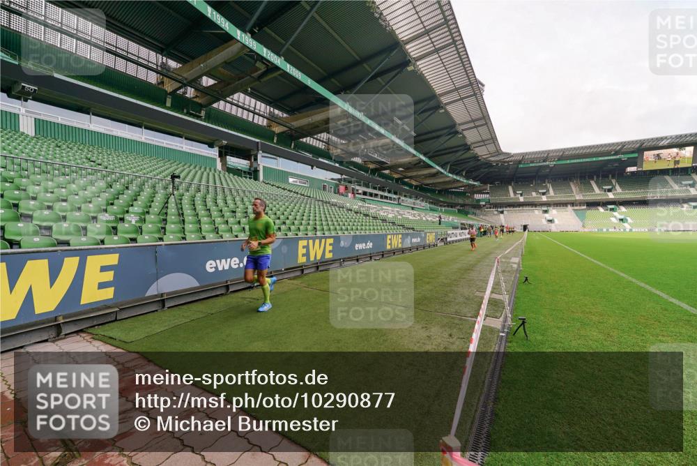 13.09.2026 - 21. swb-Marathon Bremen Michael Burmester http://msf.ph/oto/10290877 13.09.2026 10:21:17 Laufen im Stadion 10244, 10261, 10262, 10818, 10961, 10994, 11067, 11068, 11083, 11142, 11176, 11197, 11418, 11512, 11619, 11738, 11854, 11916, 11964, 12289, 12324, 12358, 12413, 12456, 12513, 12520, 12540, 13505, 13514, 13535, 13540, 13548, 13551, 13558, 13560, 13568, 13575, 13583, 13588, 13590, 13601, 13605, 13606, 13608, 13610, 13619, 13633, 13636, 13637, 12457, 12458, 13504, 13510, 13517, 13522, 13533, 13536, 13542, 13543, 13554, 13561, 13569, 13579, 13623 meine-sportfotos.de