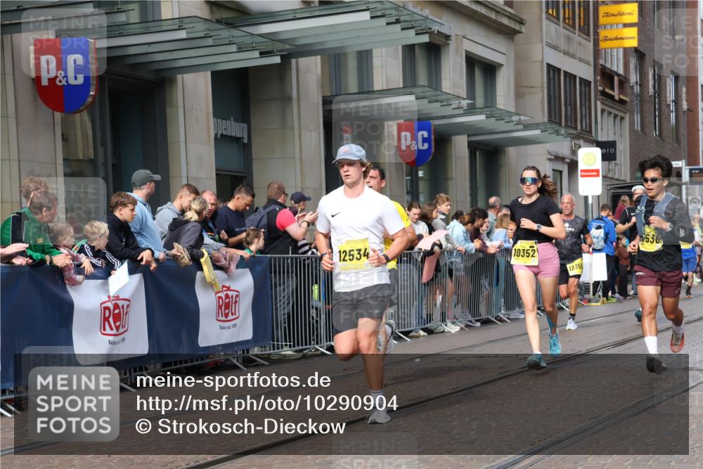 13.09.2026 - 21. swb-Marathon Bremen Strokosch-Dieckow http://msf.ph/oto/10290904 13.09.2026 10:45:25 Ziel 10352, 10436, 10464, 10536, 10541, 10583, 10987, 11015, 11063, 11088, 11209, 11279, 11559, 11749, 11762, 11845, 12033, 12069, 12087, 12290, 12355, 13532, 13595, 13628, 10096, 10143, 10214, 10318, 10352, 10398, 10536, 10866, 11020, 11088, 11232, 11396, 11478, 11695, 11835, 12054, 12475, 12534, 13591 meine-sportfotos.de