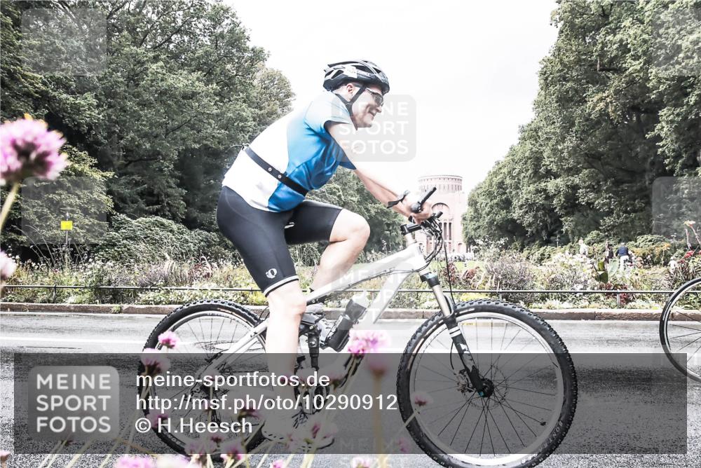 13.09.2026 - Stadtparktriathlon H.Heesch http://msf.ph/oto/10290912 13.09.2026 11:57:28 Radfahren 787, 833, 836, 884, 924, 1036 meine-sportfotos.de