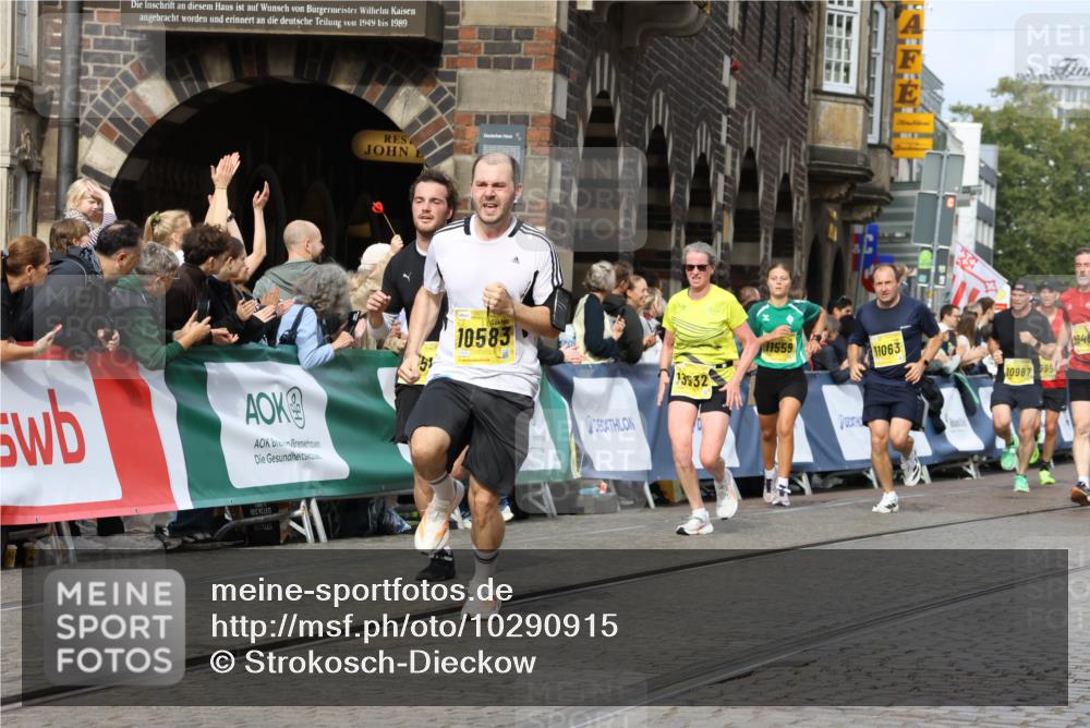 13.09.2026 - 21. swb-Marathon Bremen Strokosch-Dieckow http://msf.ph/oto/10290915 13.09.2026 10:45:49 Ziel 10318, 10352, 10398, 10536, 10541, 10583, 11088, 11209, 11232, 11478, 11749, 11835, 12054, 12290, 12355, 12475, 12534, 13628, 10436, 11956, 12033, 12069, 12556, 12557, 13529, 13612 meine-sportfotos.de