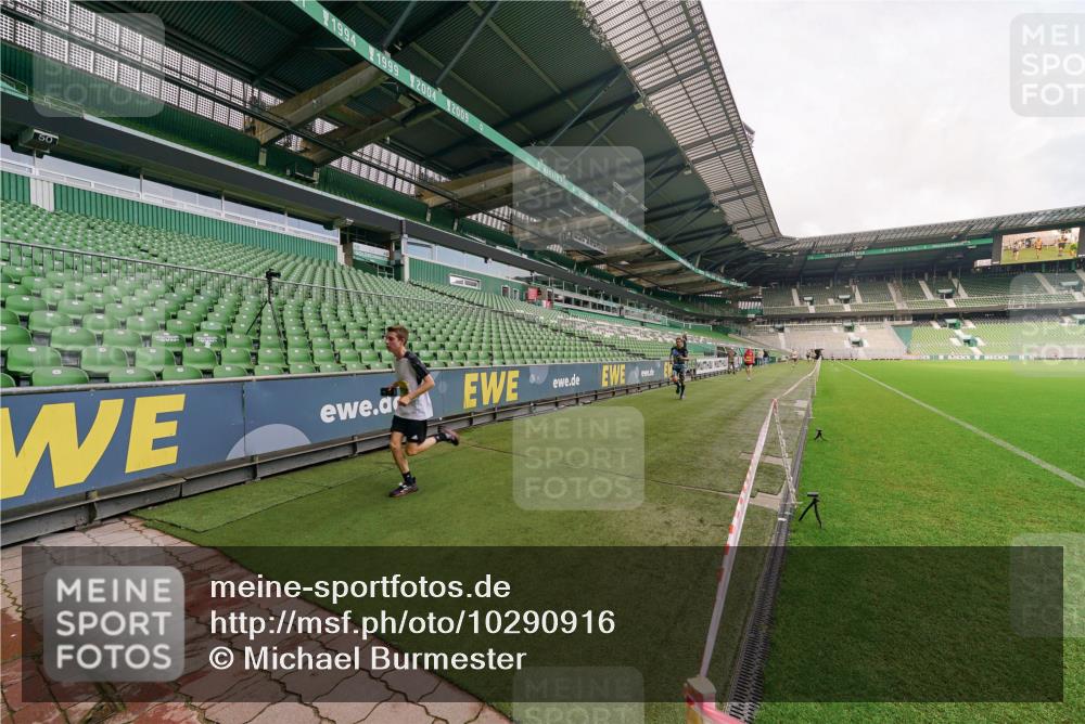 13.09.2026 - 21. swb-Marathon Bremen Michael Burmester http://msf.ph/oto/10290916 13.09.2026 10:21:36 Laufen im Stadion 10244, 10261, 10262, 10302, 10818, 10926, 10961, 10994, 11067, 11068, 11083, 11142, 11176, 11338, 11454, 11512, 11619, 11738, 11854, 11916, 11944, 11964, 12289, 12324, 12413, 12456, 12513, 12520, 12538, 12540, 13505, 13514, 13535, 13539, 13540, 13548, 13551, 13558, 13559, 13568, 13575, 13583, 13587, 13588, 13590, 13605, 13606, 13608, 13619, 13633, 13636, 13637, 12457, 12458, 13504, 13510, 13522, 13533, 13534, 13536, 13543, 13554, 13561, 13564, 13569, 13579 meine-sportfotos.de