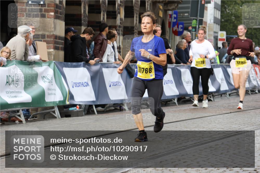 13.09.2026 - 21. swb-Marathon Bremen Strokosch-Dieckow http://msf.ph/oto/10290917 13.09.2026 11:16:15 Ziel 10474, 10665, 10900, 11217, 11307, 11549, 11613, 11778, 11897, 11940, 12046, 12306, 10242, 11181, 11200, 11274, 11385, 11573, 12057, 12539 meine-sportfotos.de