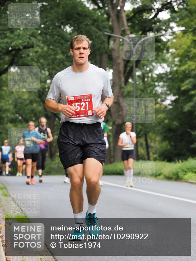 13.09.2026 - 21. swb-Marathon Bremen TobiasT http://msf.ph/oto/10290922 13.09.2026 12:32:57 Laufen 521 meine-sportfotos.de
