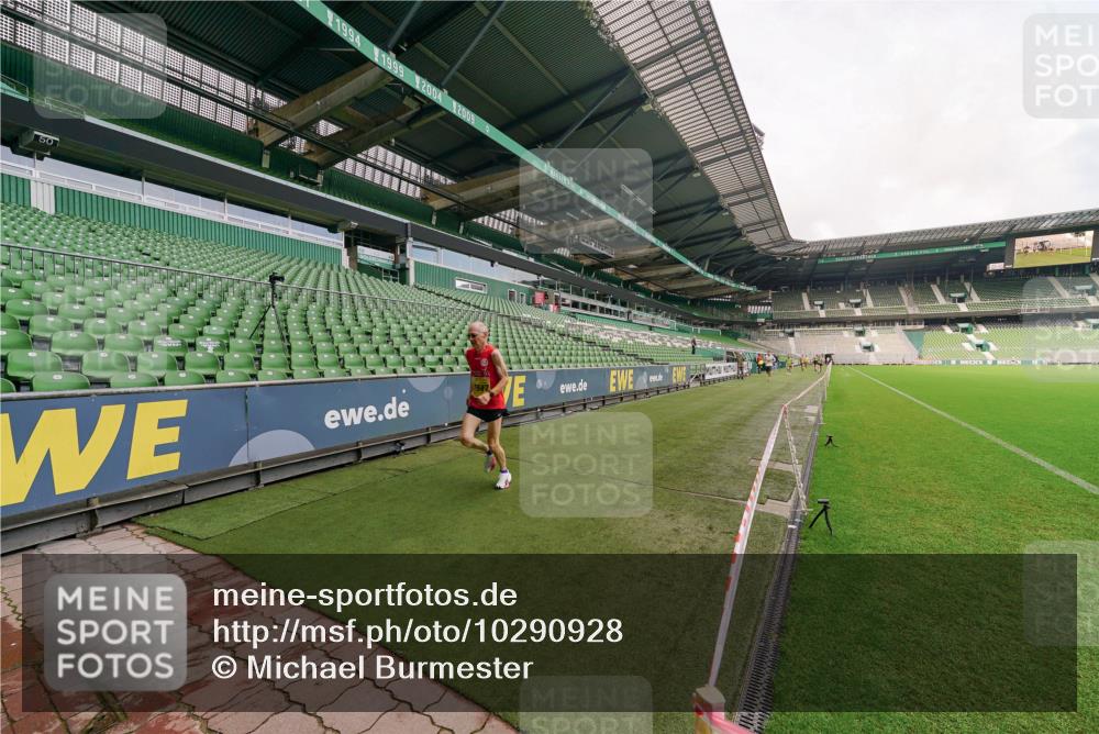 13.09.2026 - 21. swb-Marathon Bremen Michael Burmester http://msf.ph/oto/10290928 13.09.2026 10:21:41 Laufen im Stadion 10244, 10261, 10262, 10302, 10818, 10926, 10961, 10994, 11067, 11068, 11083, 11142, 11176, 11338, 11454, 11512, 11619, 11738, 11854, 11916, 11944, 11964, 12003, 12289, 12324, 12456, 12513, 12520, 12538, 12540, 13505, 13507, 13514, 13535, 13539, 13548, 13551, 13553, 13558, 13559, 13568, 13575, 13583, 13587, 13588, 13590, 13606, 13608, 13619, 13633, 13636, 13637, 11652, 12457, 12458, 13504, 13522, 13533, 13534, 13536, 13543, 13554, 13561, 13564, 13569 meine-sportfotos.de