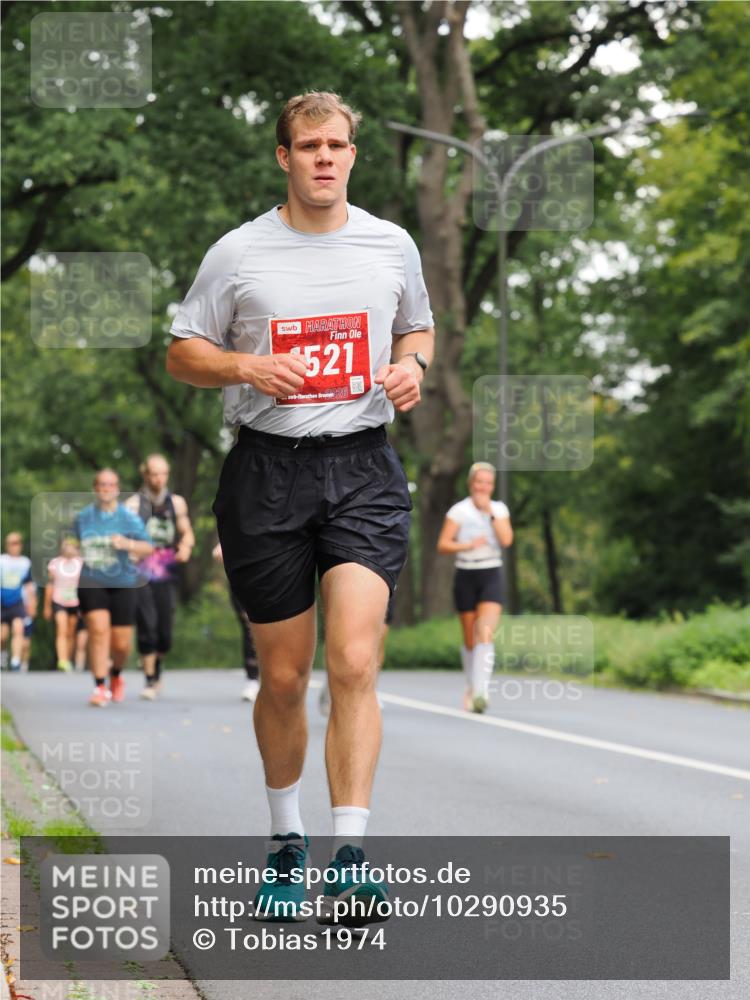 13.09.2026 - 21. swb-Marathon Bremen TobiasT http://msf.ph/oto/10290935 13.09.2026 12:32:57 Laufen 521, 26 meine-sportfotos.de
