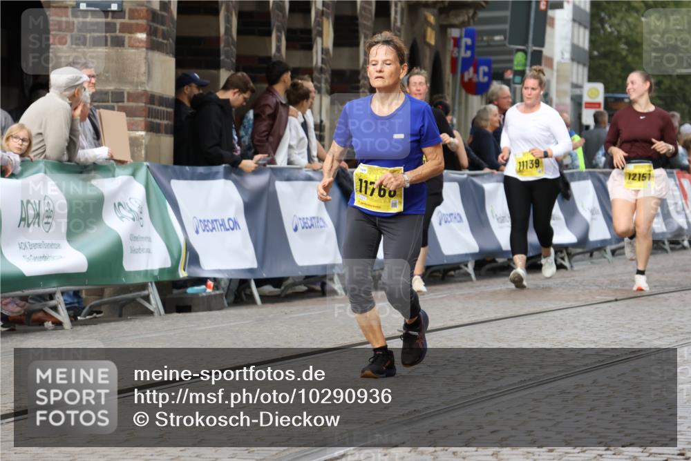 13.09.2026 - 21. swb-Marathon Bremen Strokosch-Dieckow http://msf.ph/oto/10290936 13.09.2026 11:16:15 Ziel 10474, 10665, 10900, 11217, 11307, 11549, 11613, 11778, 11897, 11940, 12046, 12306, 10242, 11181, 11200, 11274, 11385, 11573, 12057, 12539 meine-sportfotos.de