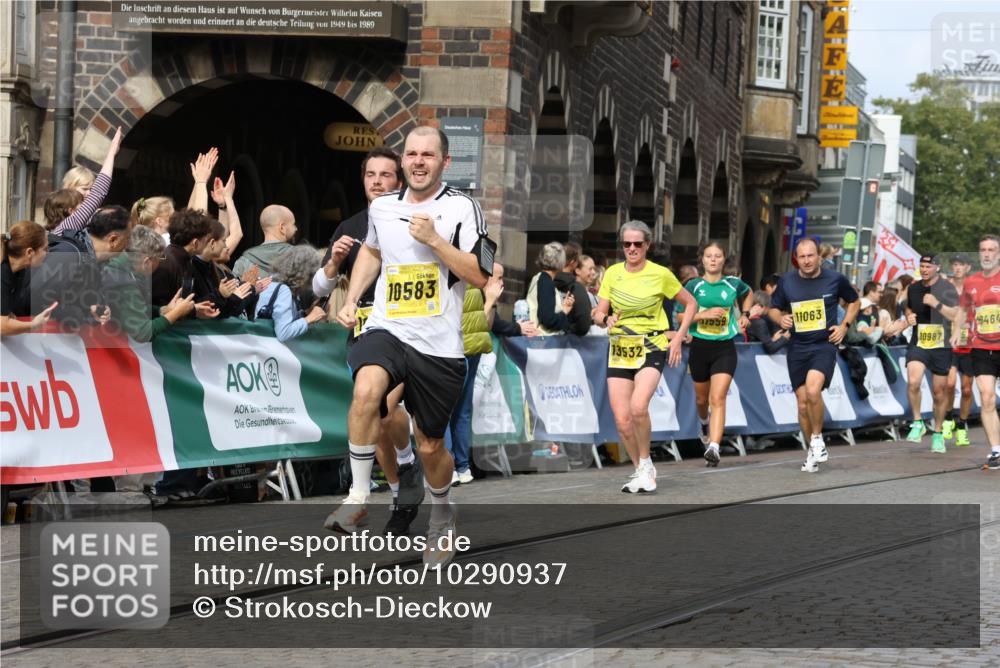 13.09.2026 - 21. swb-Marathon Bremen Strokosch-Dieckow http://msf.ph/oto/10290937 13.09.2026 10:45:49 Ziel 10318, 10352, 10398, 10536, 10541, 10583, 11088, 11209, 11232, 11478, 11749, 11835, 12054, 12290, 12355, 12475, 12534, 13628, 10436, 11956, 12033, 12069, 12556, 12557, 13529, 13612 meine-sportfotos.de