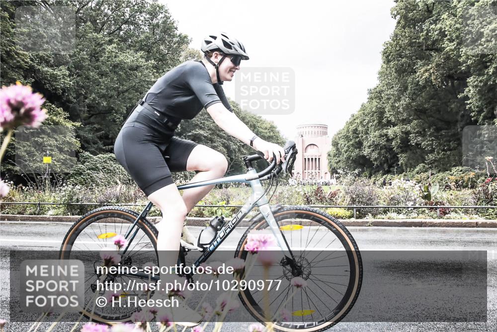 13.09.2026 - Stadtparktriathlon H.Heesch http://msf.ph/oto/10290977 13.09.2026 11:57:39 Radfahren 737, 757, 825, 923, 962, 964, 1060 meine-sportfotos.de