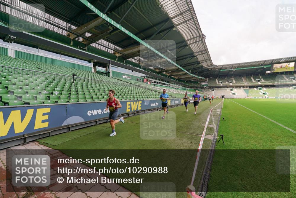 13.09.2026 - 21. swb-Marathon Bremen Michael Burmester http://msf.ph/oto/10290988 13.09.2026 10:22:05 Laufen im Stadion 10244, 10302, 10441, 10926, 10961, 11083, 11142, 11338, 11454, 11619, 11738, 11854, 11916, 11944, 11964, 12003, 12289, 12370, 12456, 12513, 12520, 12538, 13507, 13513, 13514, 13519, 13535, 13539, 13548, 13551, 13553, 13559, 13568, 13575, 13584, 13587, 13606, 13608, 13616, 13636, 13641, 10366, 10475, 11481, 11652, 12457, 12458, 13504, 13530, 13533, 13534, 13536, 13543, 13554, 13561, 13564 meine-sportfotos.de