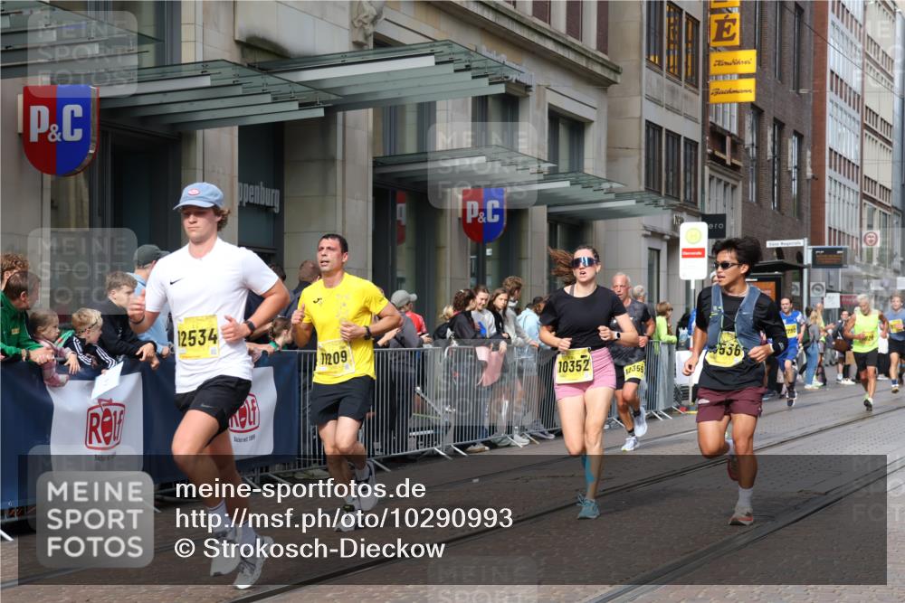 13.09.2026 - 21. swb-Marathon Bremen Strokosch-Dieckow http://msf.ph/oto/10290993 13.09.2026 10:45:25 Ziel 10352, 10436, 10464, 10536, 10541, 10583, 10987, 11015, 11063, 11088, 11209, 11279, 11559, 11749, 11762, 11845, 12033, 12069, 12087, 12290, 12355, 13532, 13595, 13628, 10096, 10143, 10214, 10318, 10352, 10398, 10536, 10866, 11020, 11088, 11232, 11396, 11478, 11695, 11835, 12054, 12475, 12534, 13591 meine-sportfotos.de