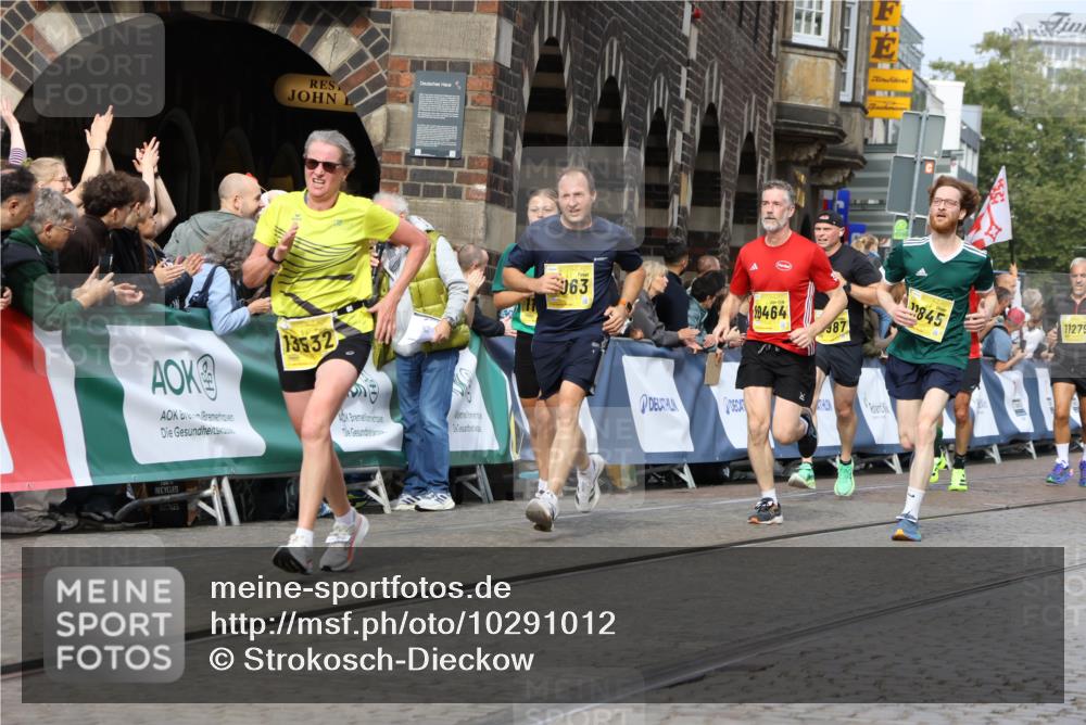13.09.2026 - 21. swb-Marathon Bremen Strokosch-Dieckow http://msf.ph/oto/10291012 13.09.2026 10:45:50 Ziel 10318, 10352, 10398, 10536, 10541, 10583, 11088, 11209, 11232, 11478, 11749, 11835, 12290, 12355, 12475, 12534, 13532, 13628, 10436, 11956, 12069, 12556, 12557, 13529, 13612 meine-sportfotos.de