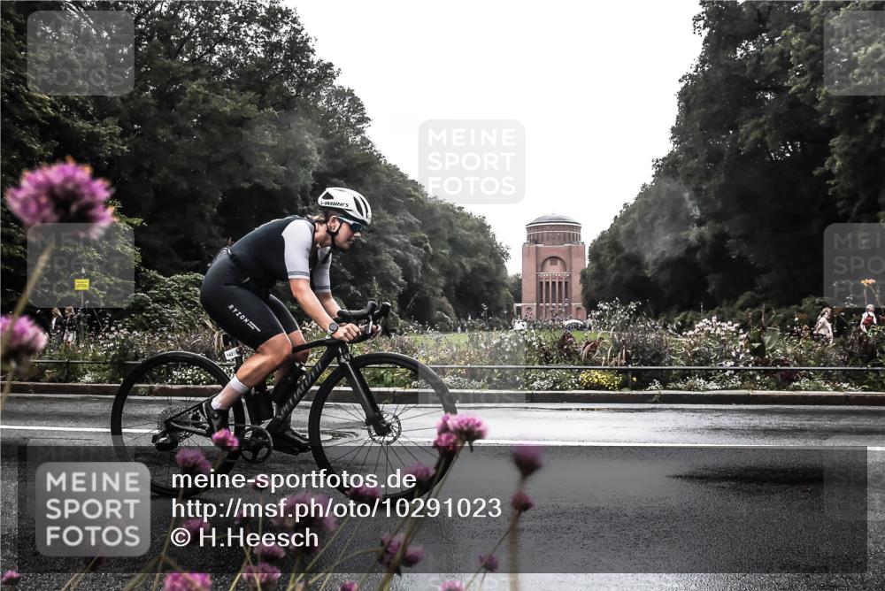 13.09.2026 - Stadtparktriathlon H.Heesch http://msf.ph/oto/10291023 13.09.2026 13:05:47 Radfahren 1407, 1420 meine-sportfotos.de