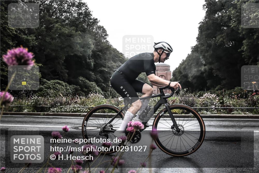 13.09.2026 - Stadtparktriathlon H.Heesch http://msf.ph/oto/10291027 13.09.2026 13:05:49 Radfahren 1340, 1407, 1420 meine-sportfotos.de
