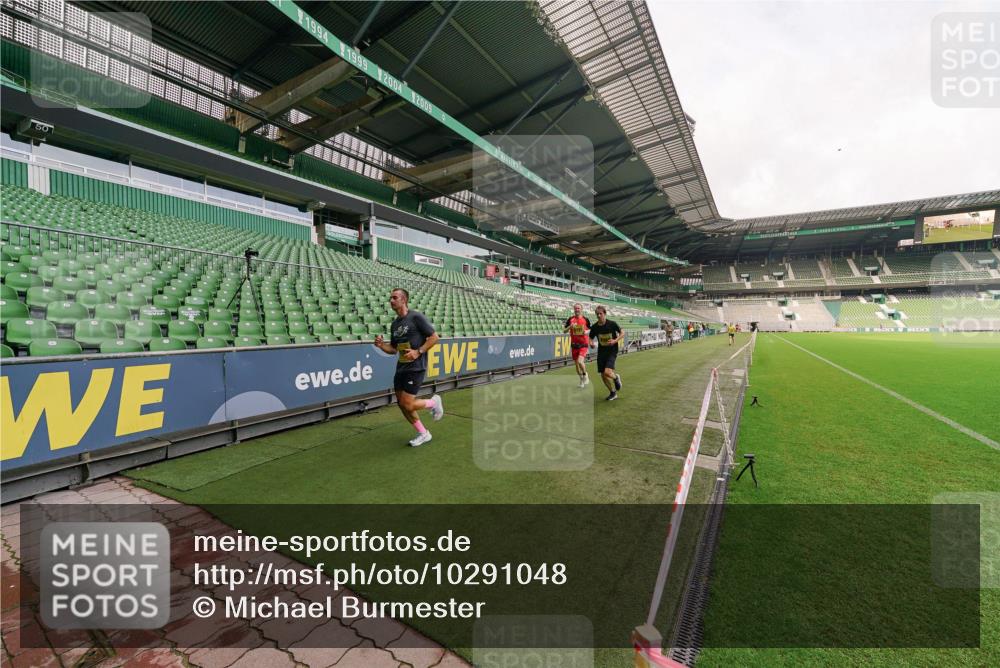 13.09.2026 - 21. swb-Marathon Bremen Michael Burmester http://msf.ph/oto/10291048 13.09.2026 10:22:41 Laufen im Stadion 10244, 10302, 10441, 10575, 10926, 11083, 11127, 11142, 11198, 11227, 11338, 11454, 11619, 11713, 11721, 11738, 11854, 11916, 11944, 12003, 12053, 12209, 12339, 12370, 12395, 12456, 12520, 12538, 13507, 13513, 13519, 13535, 13539, 13548, 13551, 13553, 13556, 13559, 13563, 13568, 13584, 13587, 13606, 13608, 13616, 13636, 13641, 13642, 10366, 10475, 11481, 11652, 12457, 13530, 13533, 13534, 13536, 13543, 13554, 13564 meine-sportfotos.de