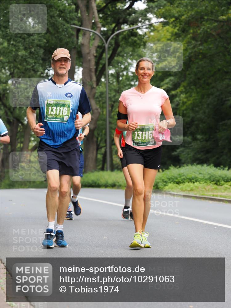 13.09.2026 - 21. swb-Marathon Bremen TobiasT http://msf.ph/oto/10291063 13.09.2026 12:33:25 Laufen 13116, 13115 meine-sportfotos.de