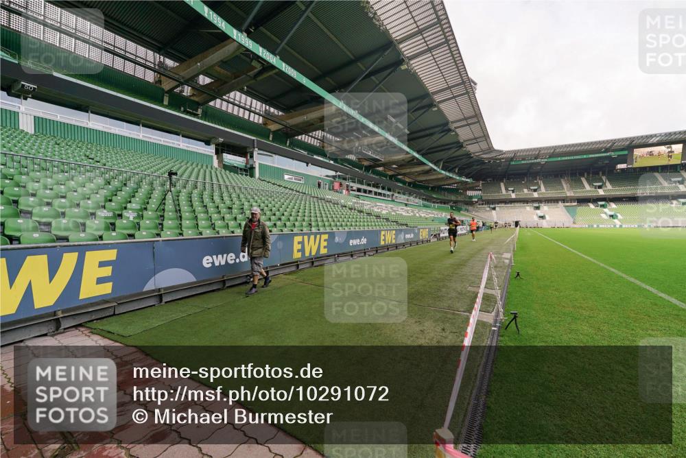13.09.2026 - 21. swb-Marathon Bremen Michael Burmester http://msf.ph/oto/10291072 13.09.2026 10:22:59 Laufen im Stadion 10235, 10302, 10341, 10441, 10575, 10592, 10782, 10926, 11083, 11127, 11198, 11227, 11338, 11454, 11619, 11713, 11721, 11738, 11854, 11916, 11944, 12003, 12053, 12209, 12339, 12370, 12395, 12404, 12520, 12538, 13507, 13513, 13519, 13535, 13539, 13551, 13553, 13556, 13559, 13563, 13584, 13587, 13608, 13616, 13636, 13641, 13642, 10366, 10475, 11481, 11652, 13530, 13533, 13534, 13536, 13564 meine-sportfotos.de