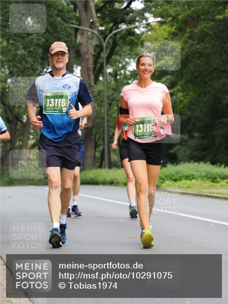 13.09.2026 - 21. swb-Marathon Bremen TobiasT http://msf.ph/oto/10291075 13.09.2026 12:33:25 Laufen 13116, 21, 13115 meine-sportfotos.de