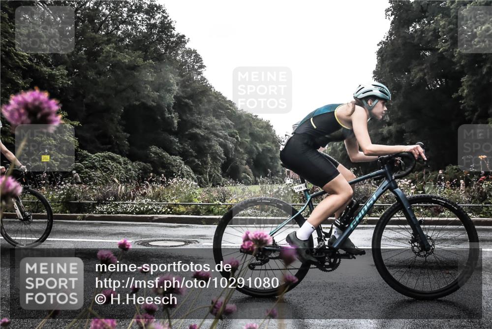 13.09.2026 - Stadtparktriathlon H.Heesch http://msf.ph/oto/10291080 13.09.2026 13:06:17 Radfahren 1083, 1129, 1210, 1323, 1339, 1343, 1369, 1385, 1401 meine-sportfotos.de